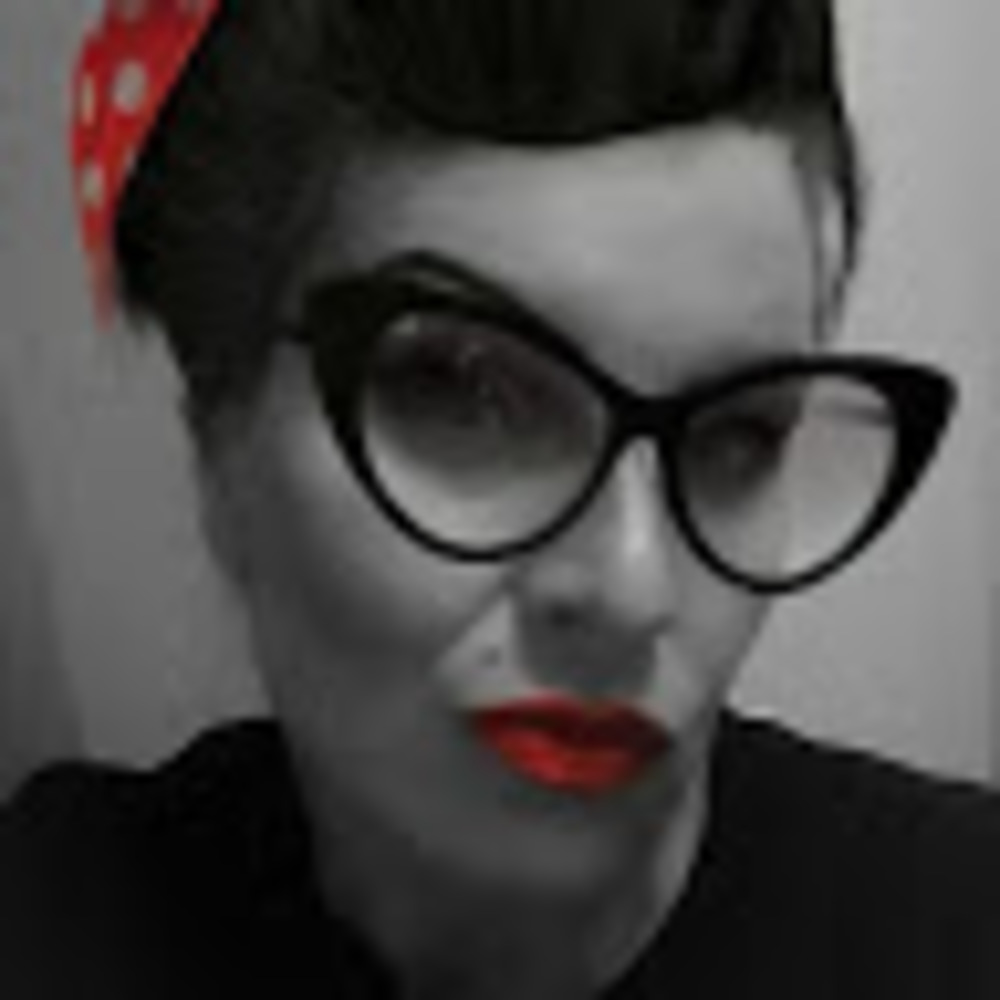 Meet your Posher, Sarah lou